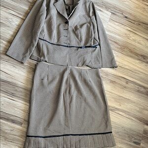 Elegant Houndstooth Skirt Set